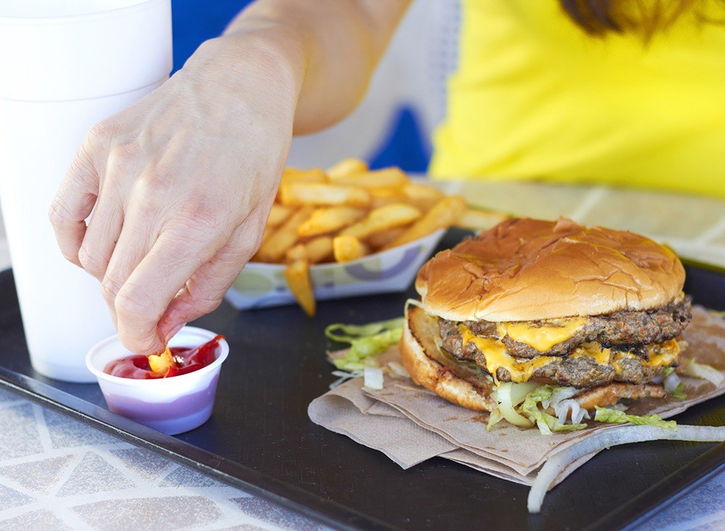 Shocking news for women who eat junk food ..?