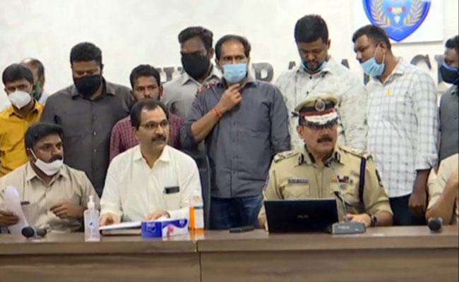 Hyderabad cops seize Rs 1 crore