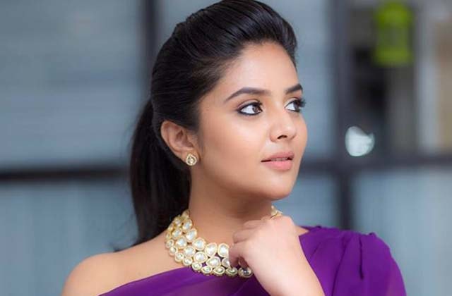 Anchor Sreemukhi