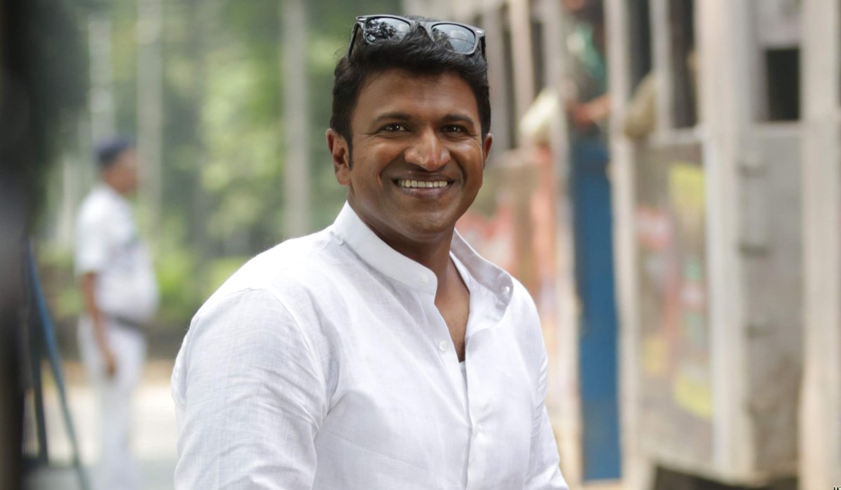 tollywood actors going to bangalore for puneeth raj kumar funeral