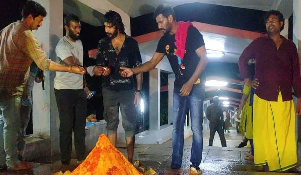 hero-vishal-went-tirumala-to-take-blessings-of-venkateswara-swami