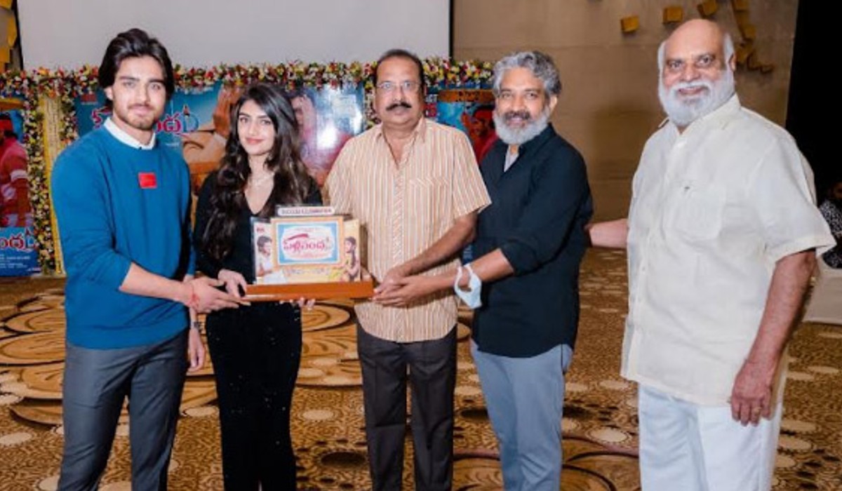 rajamouli attends pelli sandaD movie success celebrations