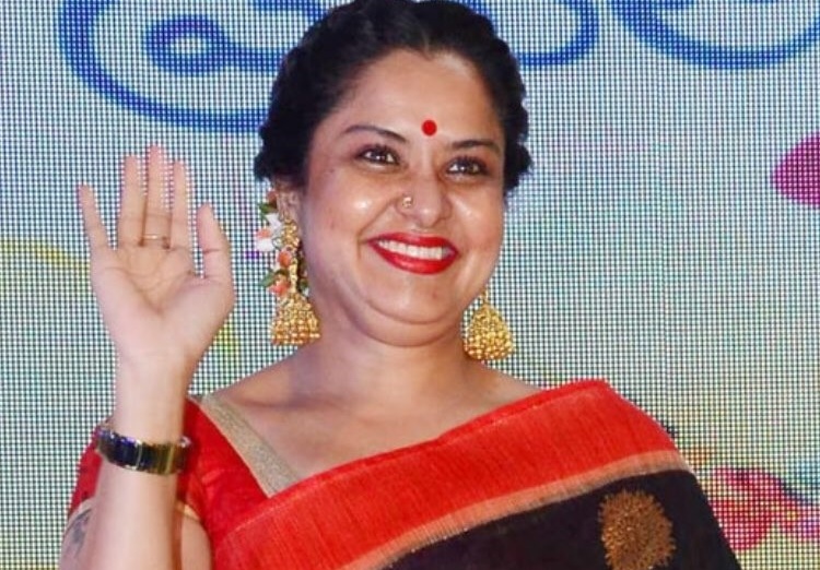 Actress Pragathi Mahavadi