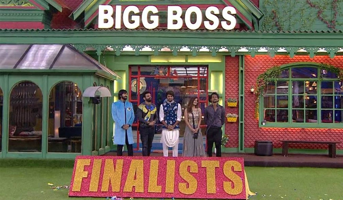 makers planning for grand event for bigg boss finale and guest list