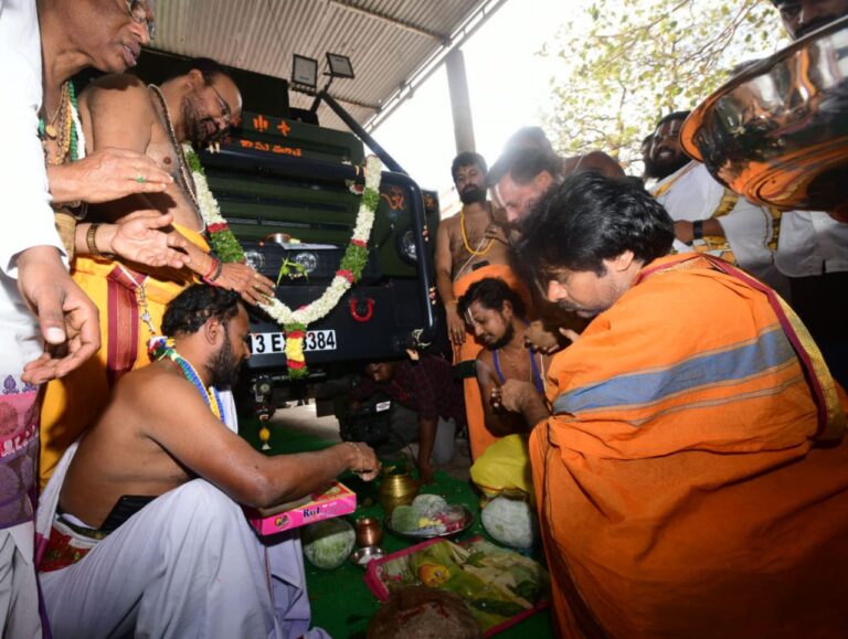 Pawan Kalyan  Varaahi : వారాహి అంటే దుష్టులను శిక్షించేది అని అర్థం.. జనసేన పోరాటం అందుకే : పవన్ కళ్యాణ్