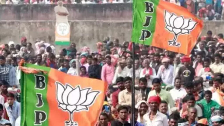 Telangana BJP: వలస నేతలను నమ్మి బోర్లాపడిన టీ బీజేపీ.. ఆలస్యంగానైనా అధిష్టానం గ్రహించేనా?